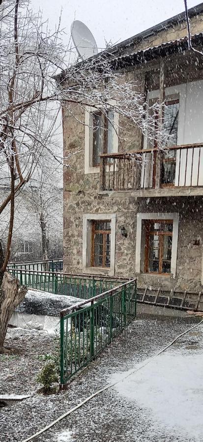 Alex B&B Kapan Exterior foto