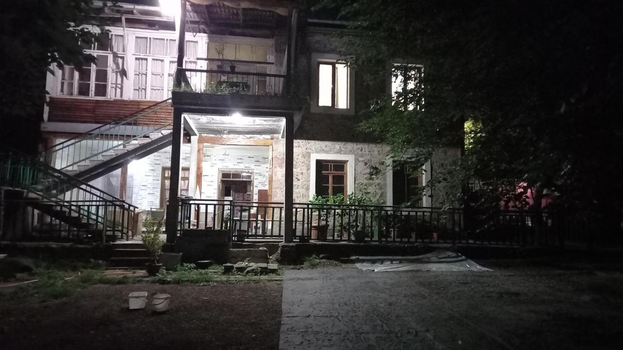 Alex B&B Kapan Exterior foto
