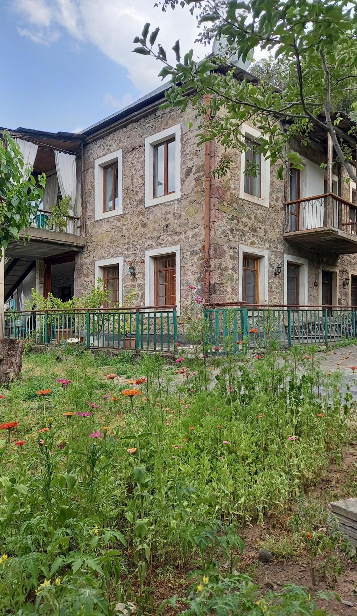 Alex B&B Kapan Exterior foto